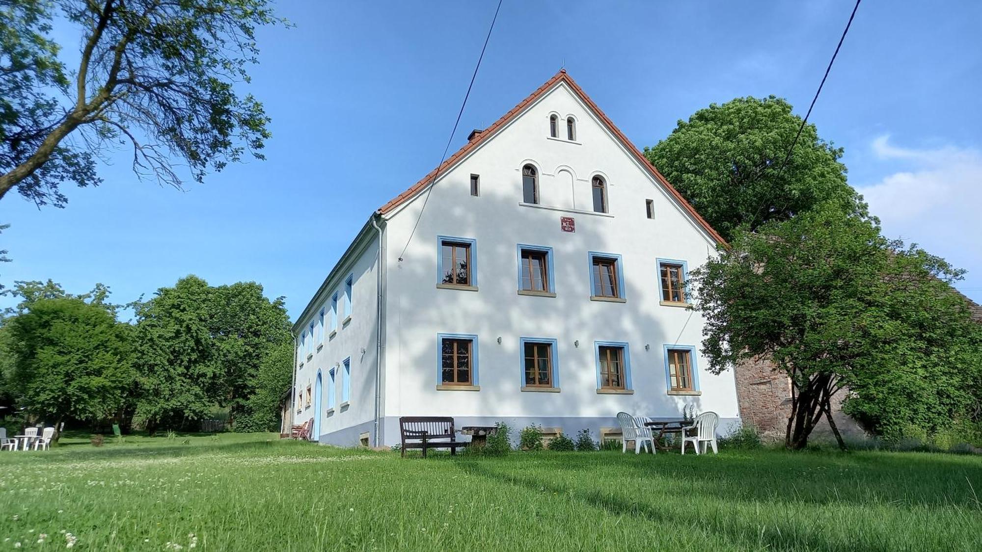 Hotel Biala Kalina Kaczawy Schönau an der Katzbach Exterior foto